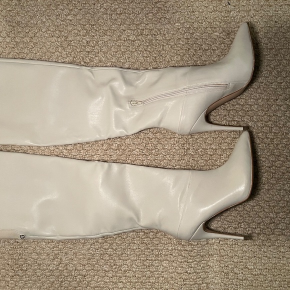 Guess Orianna Ivory Knee-High Stiletto Boots – Size 7M - Picture 3 of 5